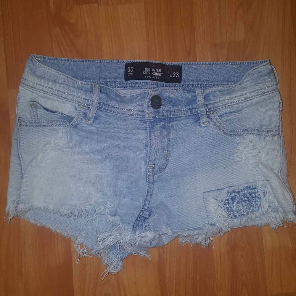 Hollister Low-Rise Short-Short